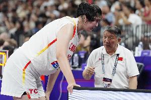 开云娱乐-宫鲁鸣：张子宇目前最大的短板是防守 大家对她的期待值太高了